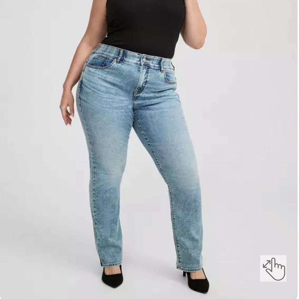 NWT Torrid Rhinestone Bombshell Straight Super Soft High-Rise Jeans Size 22